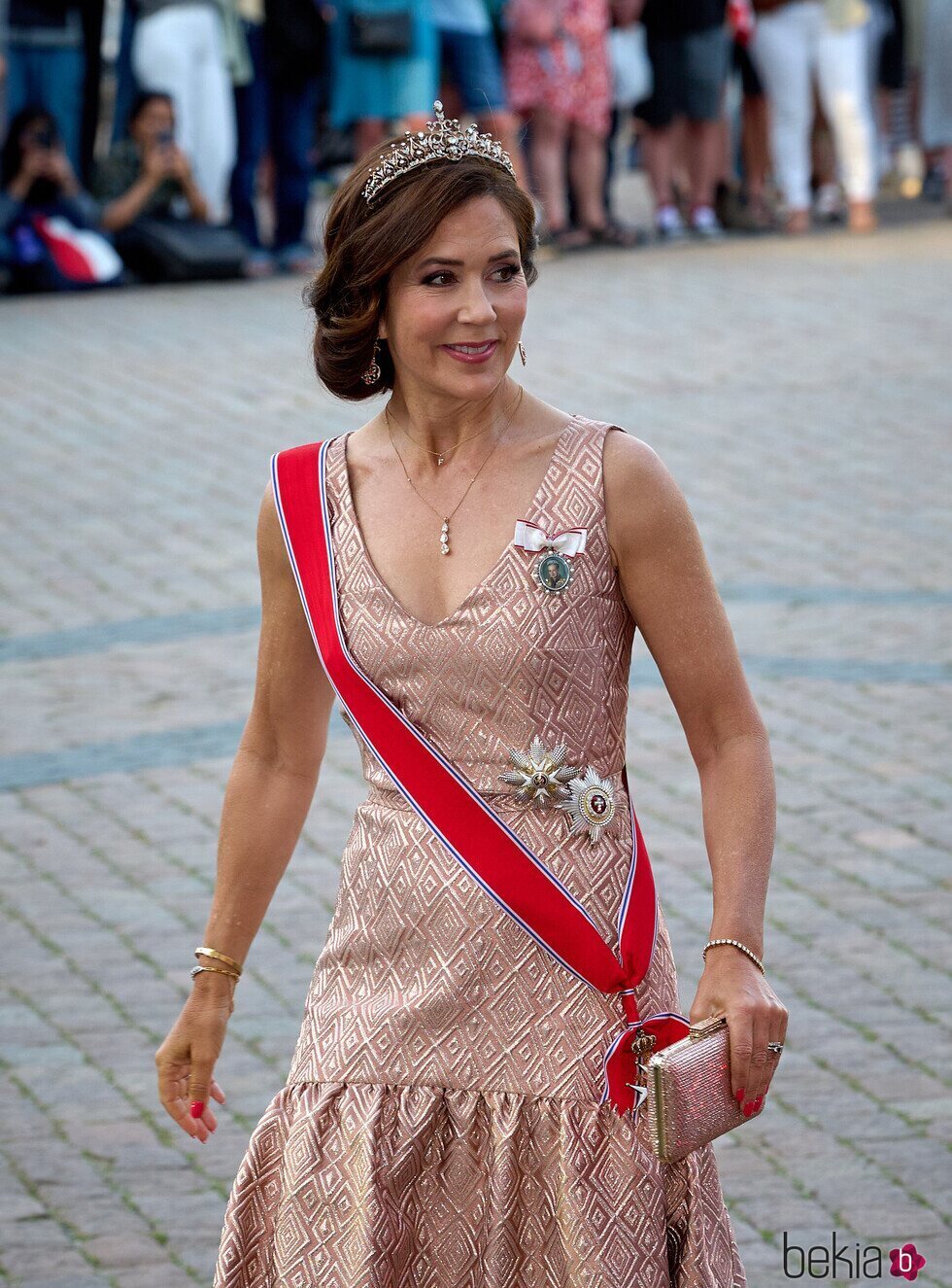 Mary de Dinamarca con su tiara personal en la cena a los Reyes de Noruega en Amalienborg