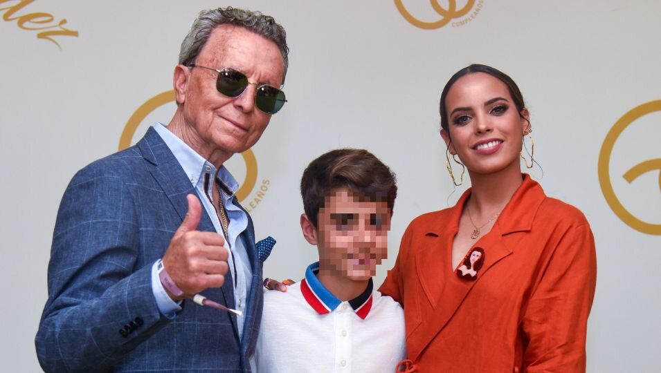 José Ortega Cano, su hijo pequeño y Gloria Camila en el cumpleaños de 'El Turronero'