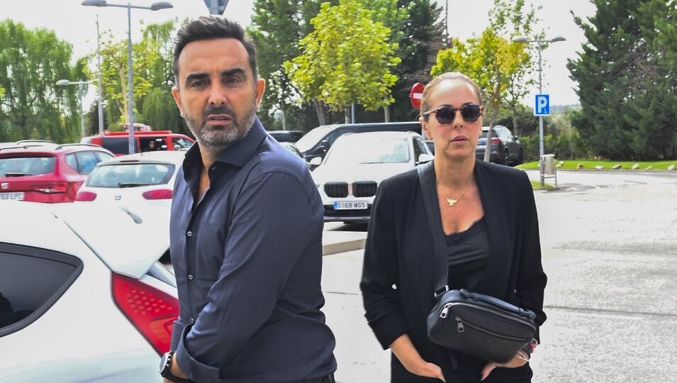Rocío Carrasco y Fidel Albiac en el tanatorio para dar el último adiós a María Teresa Campos