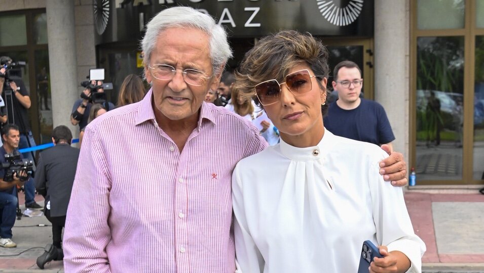 Fernando Ónega y Sonsoles Ónega en el tanatorio para dar el último adiós a María Teresa Campos