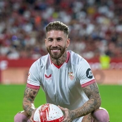Sergio Ramos, apoyado por su familia en su regreso al Sevilla FC