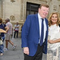 César Cadaval y su mujer en la capilla ardiente de María Jiménez