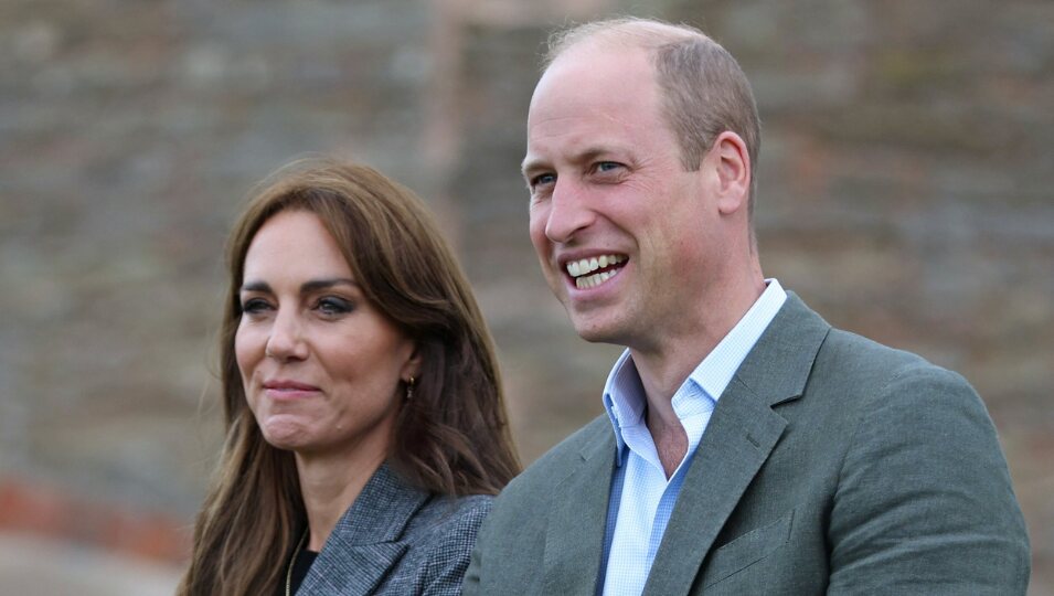 Kate Middleton y el Príncipe Guillermo, juntos en una escuela forestal