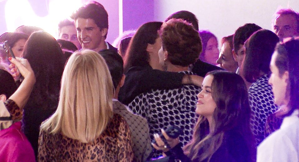 Victoria Federica y Antonia Dell'Atte se abrazan en presencia de Javier García-Obregón
