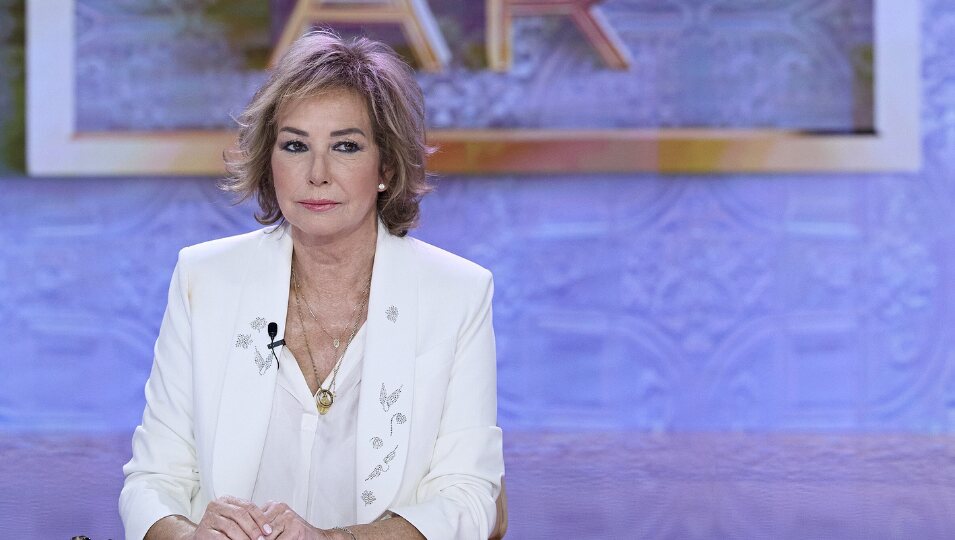 Ana Rosa Quintana presentando el primer 'programa de la tarde'
