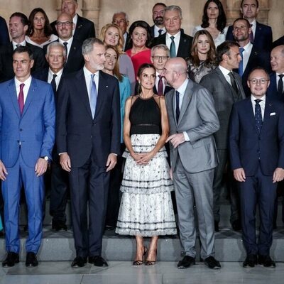 Los Reyes Felipe y Letizia reciben en Granada a los dirigentes en la III cumbre de la Comunidad Política Europea