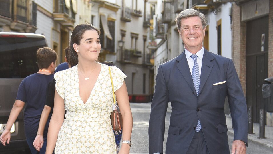 Cayetano Martínez de Irujo y Bárbara Mirján a su llegada al bautizo de Sofía Fitz-James Stuart