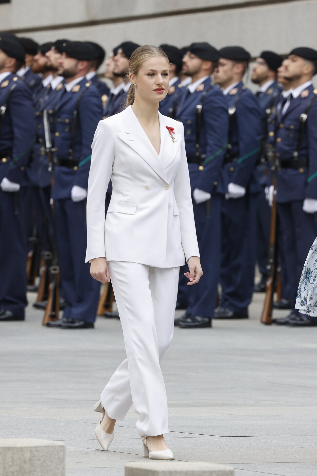 La Princesa Leonor con un traje blanco para la jura de la Constitución