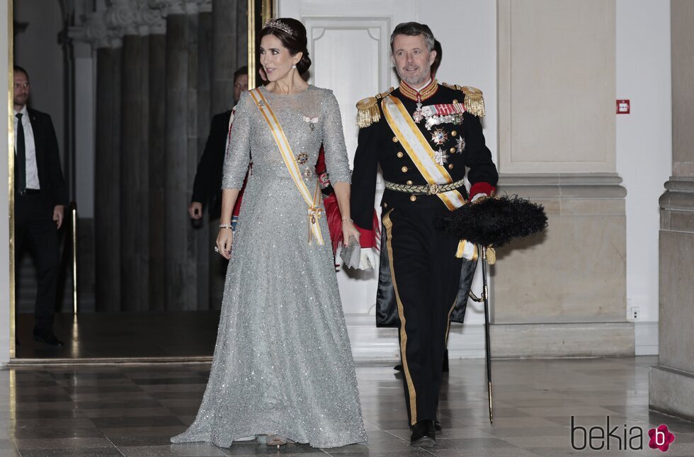 Federico Y Mary De Dinamarca Con La Banda De La Orden De Isabel La Federico Y Mary De Dinamarca Con La Banda De La Orden De Isabel La