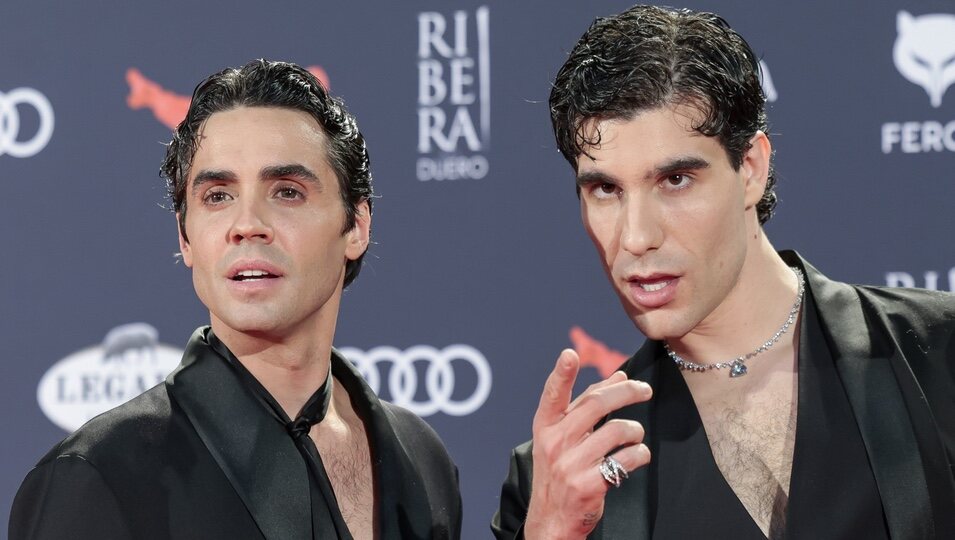 Javier Ambrossi y Javier Calvo en los premios Feroz 2024