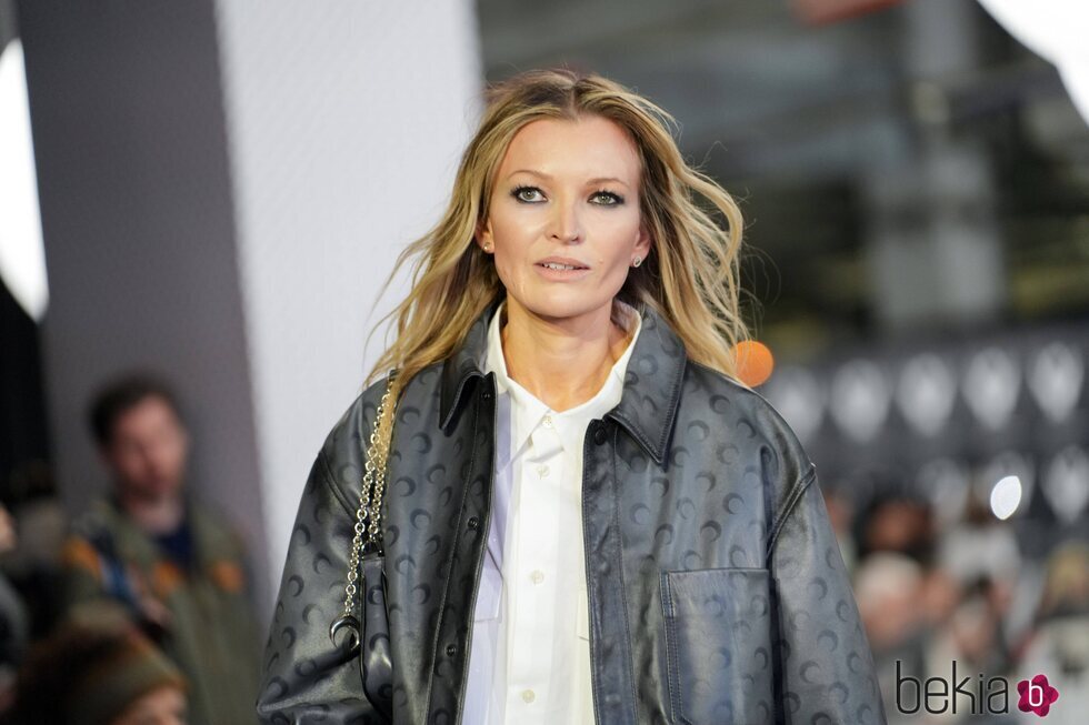 Denise Ohnona, doble de Kate Moss, desfilando en París
