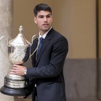 Carlos Alcaraz con el Premio Rey Felipe en los Premios Nacionales del Deporte 2022