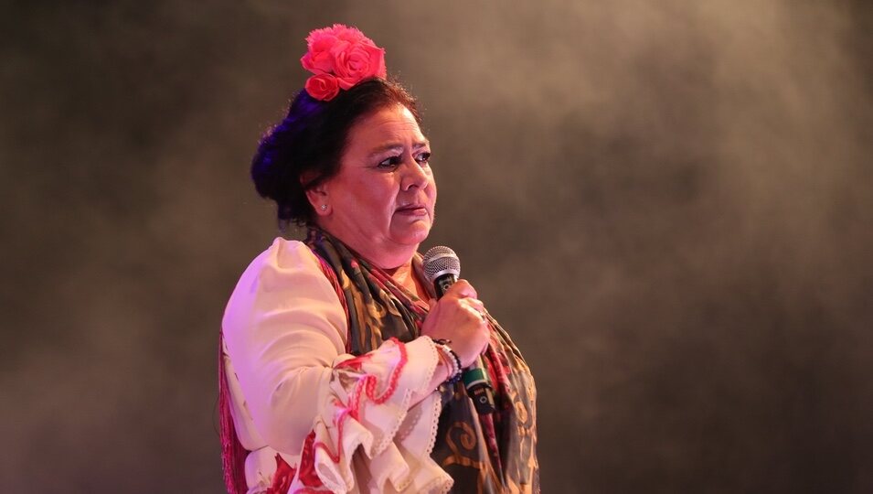 María del Monte durante un concierto en Cullera después del arresto de Antonio Tejado