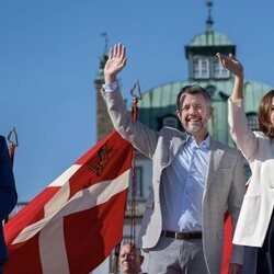 Federico y Mary de Dinamarca en Fredensborg tras su primera mudanza a la Cancillería como Reyes de Dinamarca