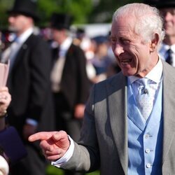 El Rey Carlos III en una garden party
