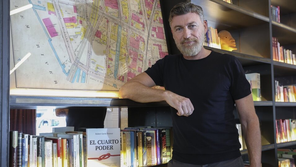 Robert Gavin Bonnar presenta su nuevo libro 'El cuarto poder'