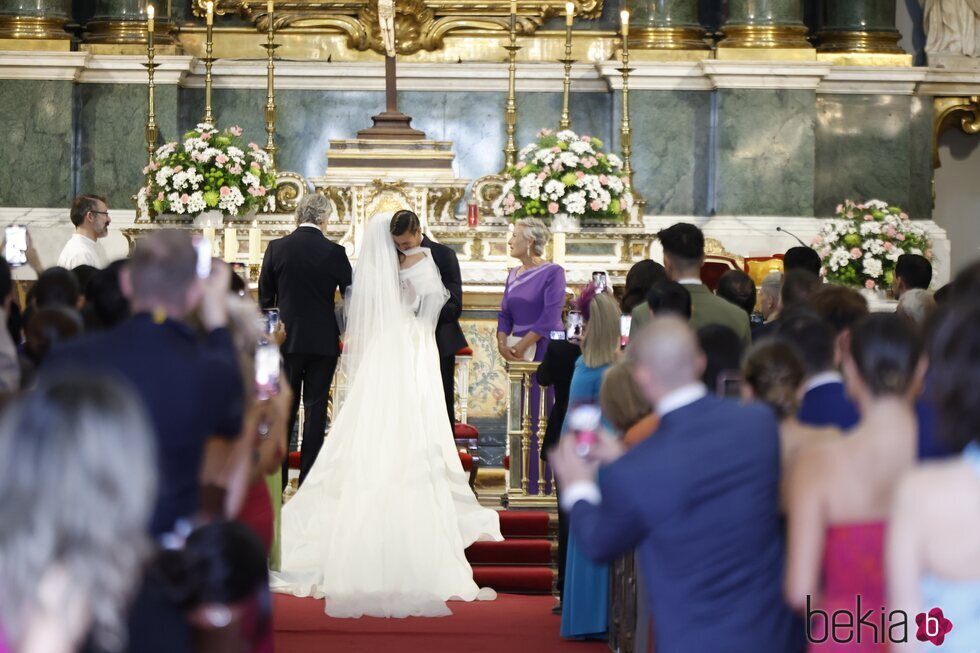 Ana Moya y Diego Conde durante su boda