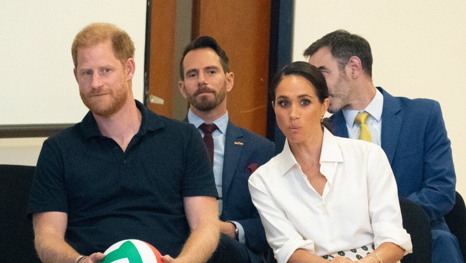 El Príncipe Harry y Meghan Markle visitando al el Equipo de Colombia del Invictus Games