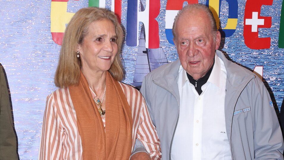 El Rey Juan Carlos y la Infanta Elena en la cena de clausura del Trofeo Xacobeo