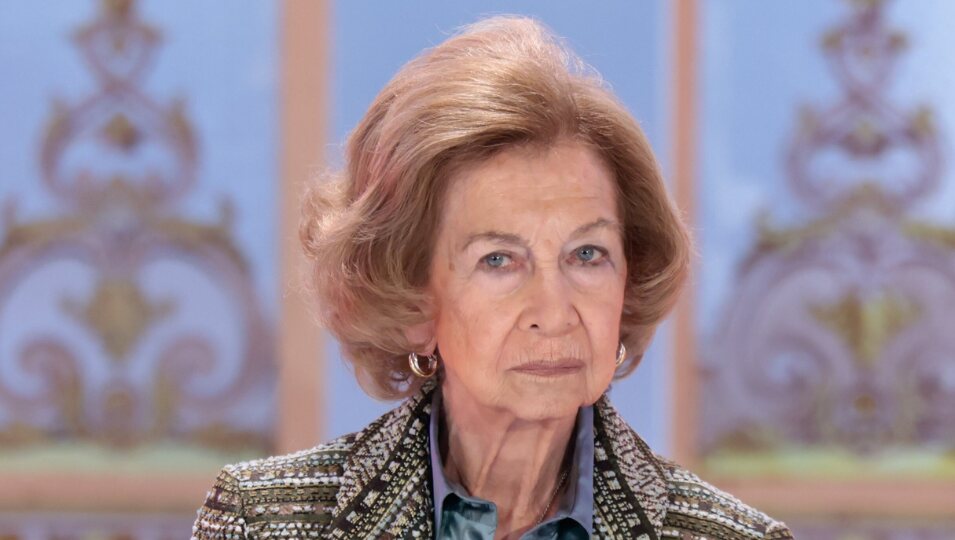 La Reina Sofía, muy seria en la entrega de los Premios Sociales de la Fundación Mapfre 2024