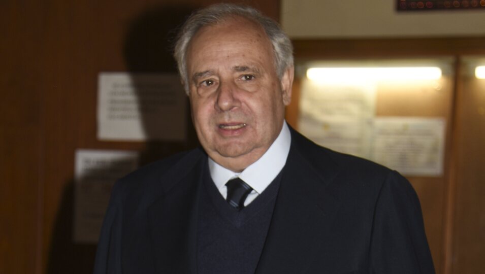 Fernando Martínez de Irujo en la misa funeral de su madre la Duquesa de Alba