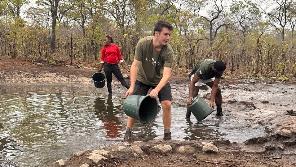 Christian de Dinamarca trabajando en África Oriental