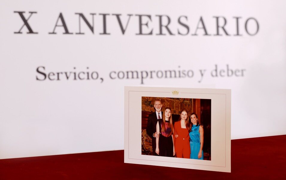 Felicitación navideña de la Familia Real con el lema del décimo aniversario de reinado de Felipe VI