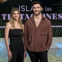 Alba y Gerard en la rueda de prensa del final de 'La isla de las tentaciones 8'