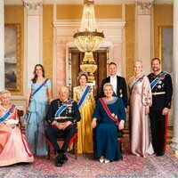 La Familia Real Noruega con Ingrid Alexandra de Noruega por primera vez en la cena de gala por la Visita de Estado de la Presidenta de Islandia