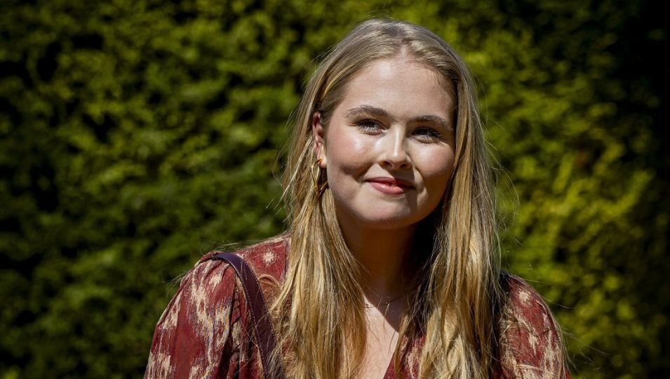 Amalia de Holanda en el jardín de tulipanes que regaló a Madrid