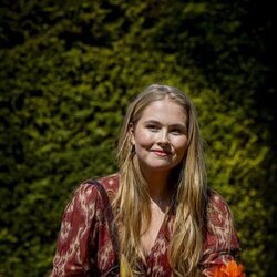 Amalia de Holanda en el jardín de tulipanes que regaló a Madrid