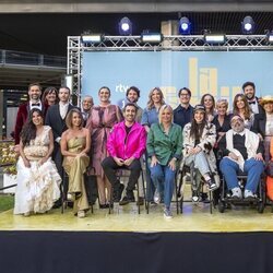 Los colaboradores de 'La familia de la tele' en el gran desfile