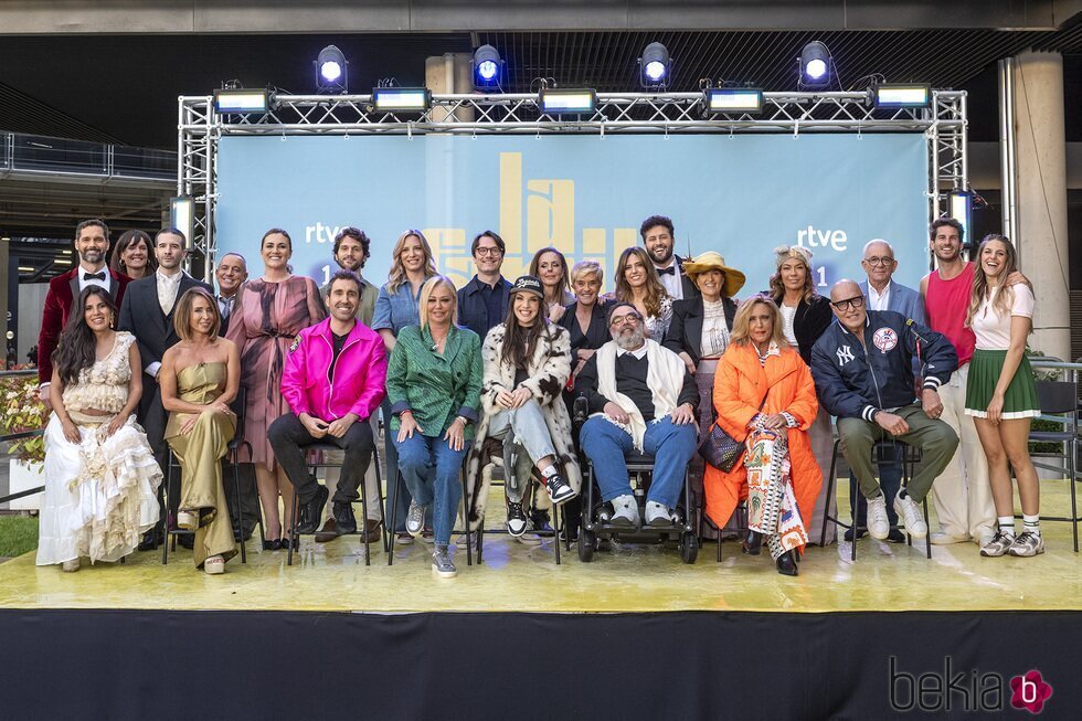 Los colaboradores de 'La familia de la tele' en el gran desfile