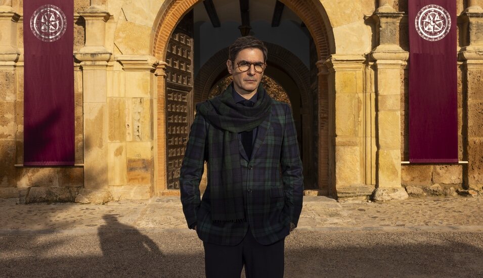 Juanra Bonet en el Monasterio de Piedra, escenario de 'Traitors España'