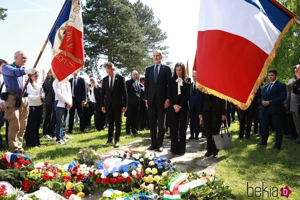 Los Reyes Felipe y Letizia en la ofrenda floral a los republicanos españoles en Mauthausen