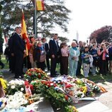 Los Reyes Felipe y Letizia en la ofrenda floral a los republicanos españoles y el monumento francés en Mauthausen