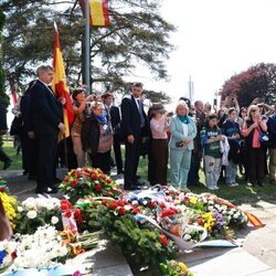 Los Reyes Felipe y Letizia en la ofrenda floral a los republicanos españoles y el monumento francés en Mauthausen
