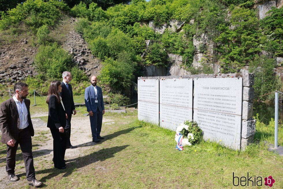 Los Reyes Felipe y Letizia en la cantera de Wiener Graben en el campo de concentración de Mauthausen
