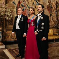 Chris O'Neill, Magdalena de Suecia y Carlos Felipe de Suecia en la cena de gala por la Visita de Estado de la Presidenta de Islandia a Suecia