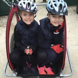 La Princesa Leonor y la Infanta Sofía en una excursión cuando eran pequeñas