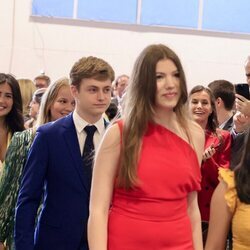 La Infanta Sofía con sus compañeros en su graduación en el UWC Atlantic College de Gales