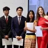 La Infanta Sofía y sus compañeros tras recoger el diploma en su graduación