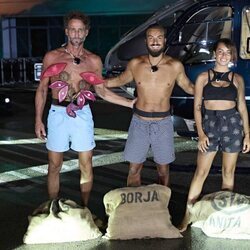 Los cuatro finalistas de 'Supervivientes 2025' a los pies del helicóptero