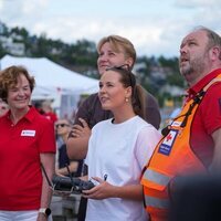 Ingrid Alexandra y Sverre Magnus de Noruega en un acto con la Cruz Roja
