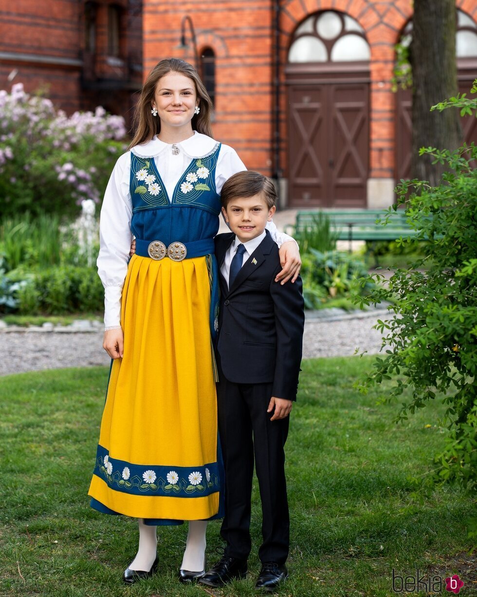 Estelle y Oscar de Suecia en el Día Nacional de Suecia 2025