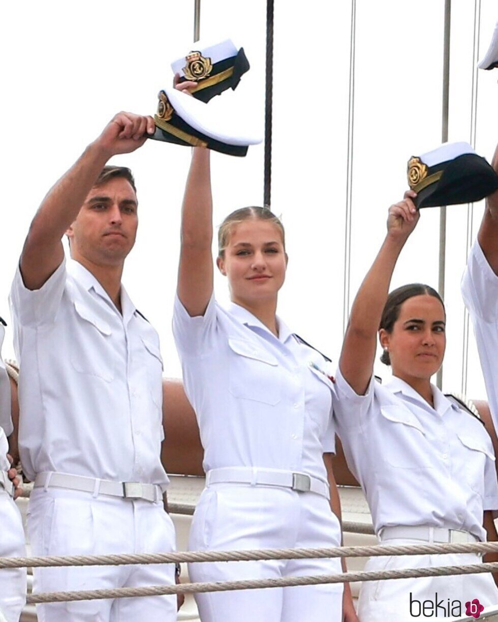 La Princesa Leonor, a su llegada a puerto en Marín para el desembarco del Elcano