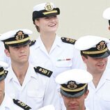 La Princesa Leonor, sonriente en su desembarco del Juan Sebastián de Elcano