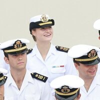 La Princesa Leonor, sonriente en su desembarco del Juan Sebastián de Elcano