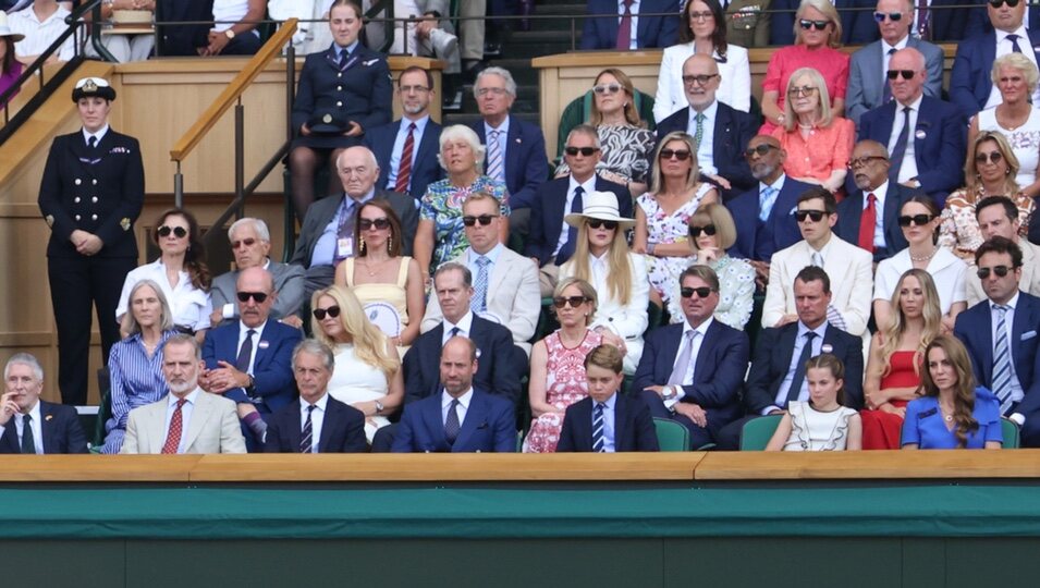 El Royal Palco en Wimbledon con el rey Felipe, los príncipes Guillermo y Kate, Charlotte y George