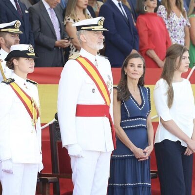 Reencuentro de la Princesa Leonor con los Reyes Felipe y Letizia y la Infanta Sofía en Marín